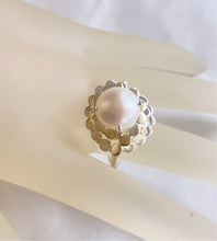 Load image into Gallery viewer, &quot;Jasmine&quot; Ring - Pearl