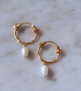 "Carrie" Gold Pearl Hoops Earrings