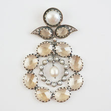 Load image into Gallery viewer, &quot;Megan&quot; Flower Pendant &amp; Necklace