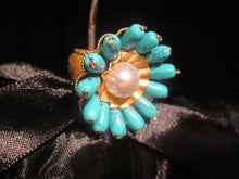 Load image into Gallery viewer, Round &quot;Flower&quot; Ring - Turquoise