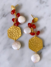 Load image into Gallery viewer, Kyra Pearl Earrings