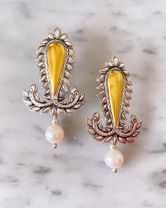 Skye Pearl Earrings